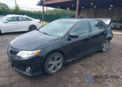 2014 Toyota Camry Se Sport z USA, uszkodzony, nr VIN 4T1BF1FK6EU727449